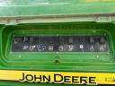 John Deere R962i field trailed sprayer