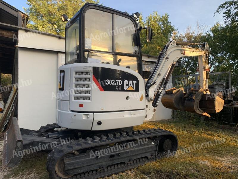 Prodajem mini bager Caterpillar 302.7 DCR 3T u izvrsnom stanju 2022.