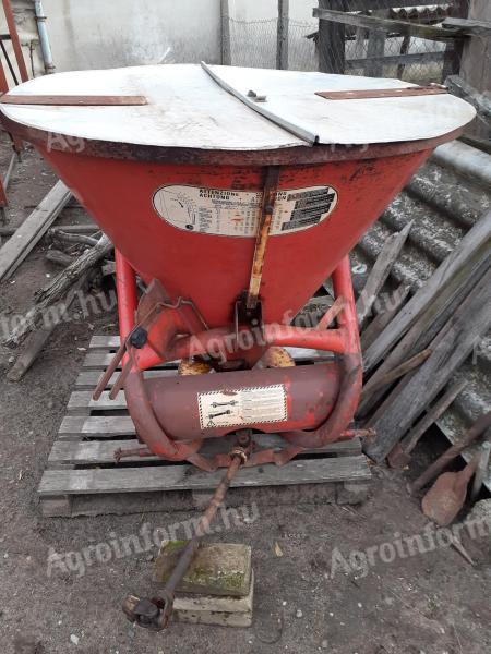 Fertiliser spreader for sale