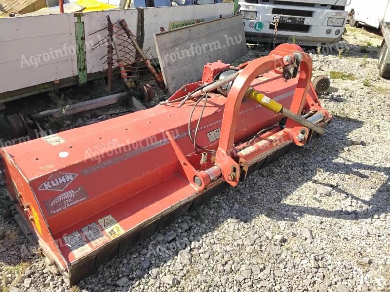 Kuhn 280cmes kalapácsos szárzuzó