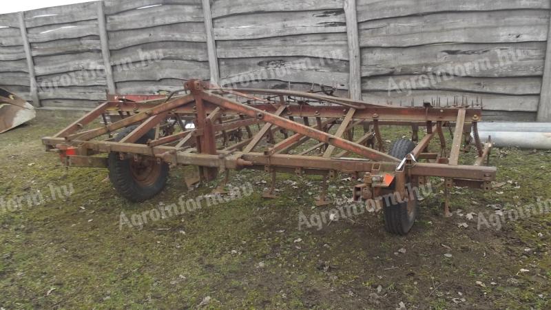 Suspended field cultivator for sale with ploughs