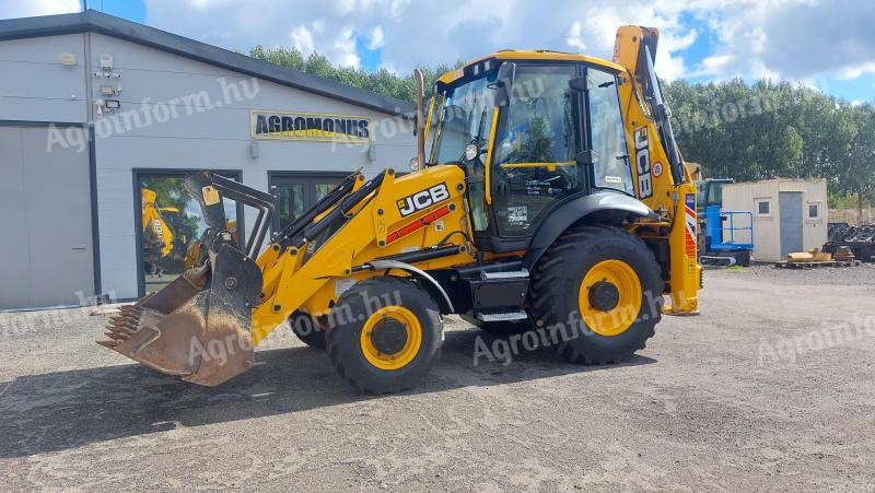 JCB-3CX backhoe loader jubilee 750.000 edition