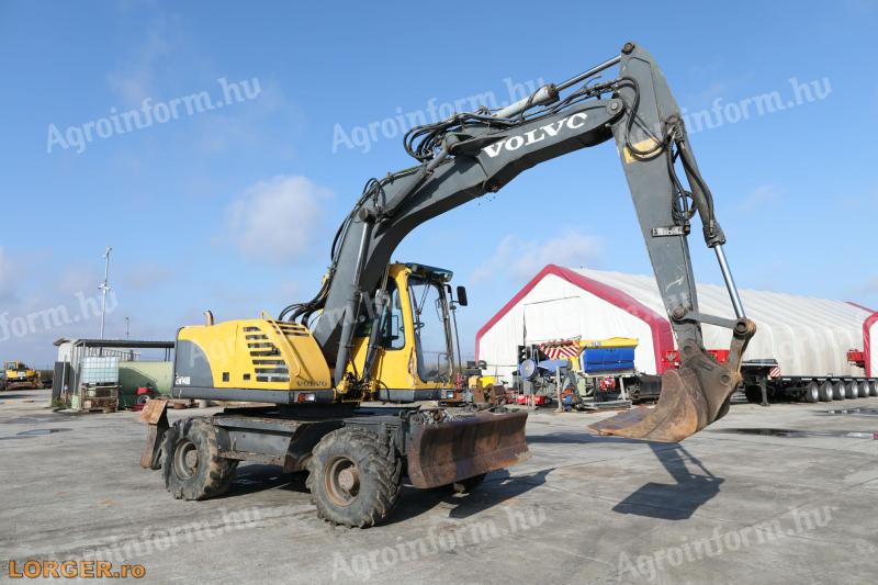 Volvo EW140B rubber wheel excavator