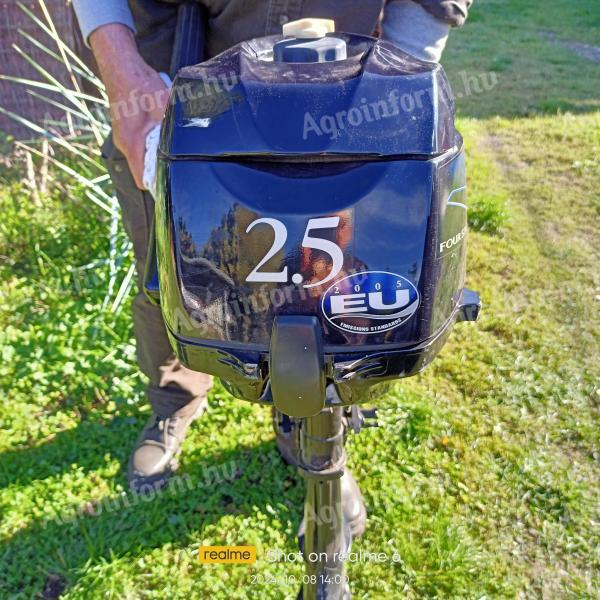 Tohatsu 4-stroke 2,5 HP outboard engine