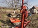 Hydraulic log splitter with tractor gimbal