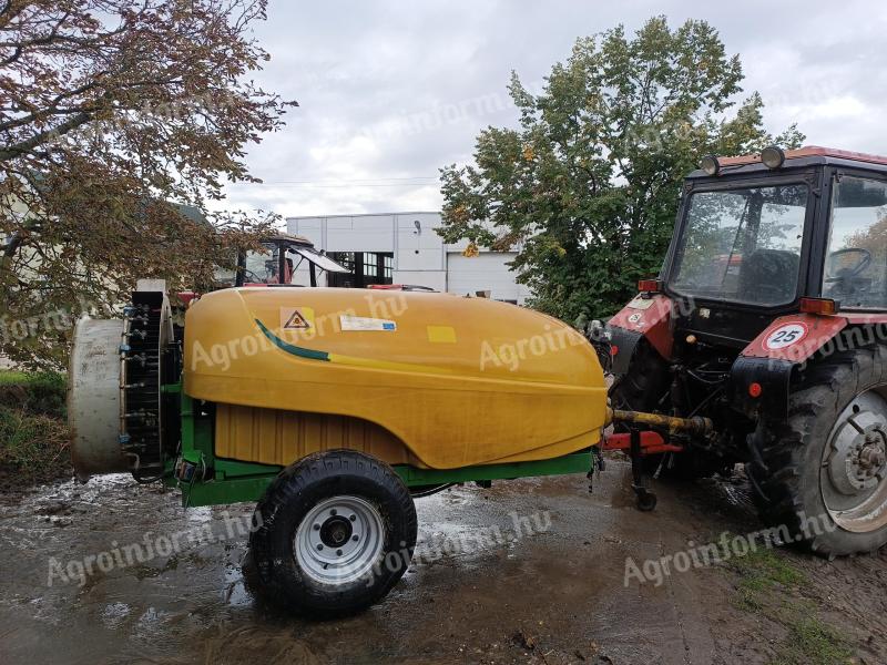 Kertitox Bora 200 trailed plantation sprayer