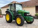 Ciągnik John Deere 5820