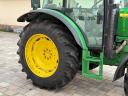 Ciągnik John Deere 5820