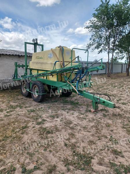 3000 litre huniper field sprayer, in one piece or disassembled