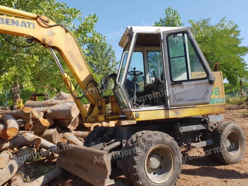 Benati 3.08R Excavator cu roți din cauciuc