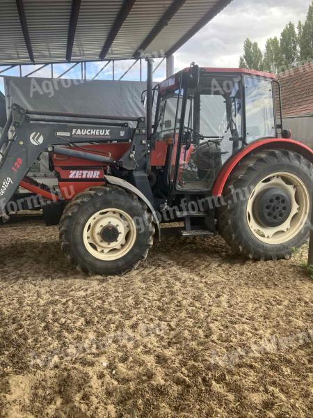 Zetor 8540 s čelným nakladačom