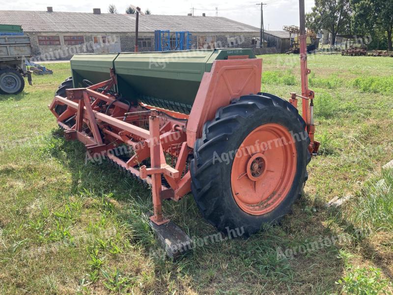 Kuhne lajta 32, 4 meter disc grain drill