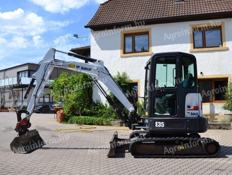 Bobcat E35 / 2016 / 2700 ur / zakup od 20%