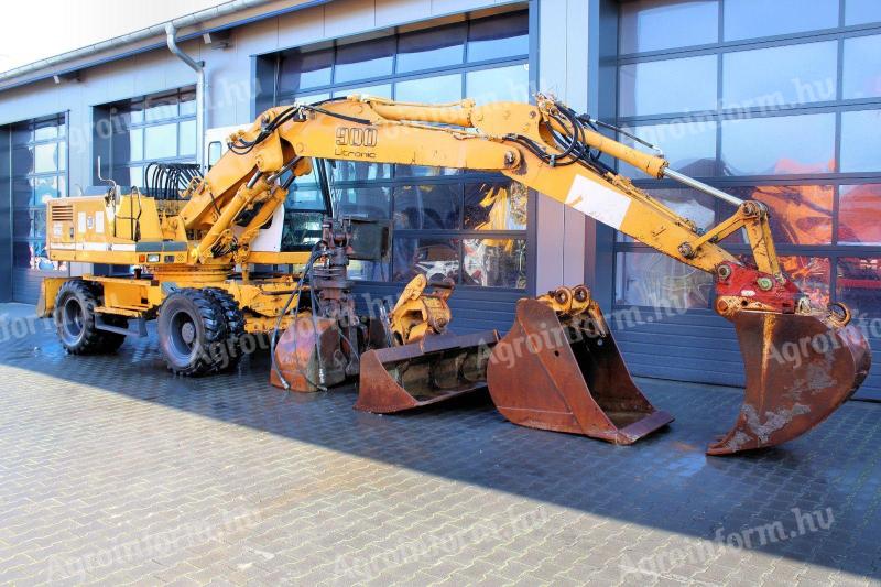 Liebherr A900 / 1996 / 11 500 hours / 4 spoons / Listed