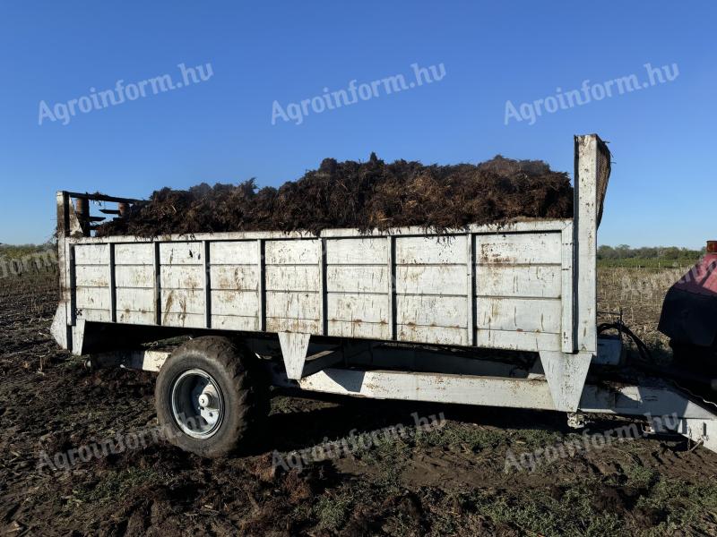 T6 manure spreader