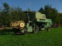 John Deere 965 combine