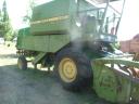 John Deere 965 combine