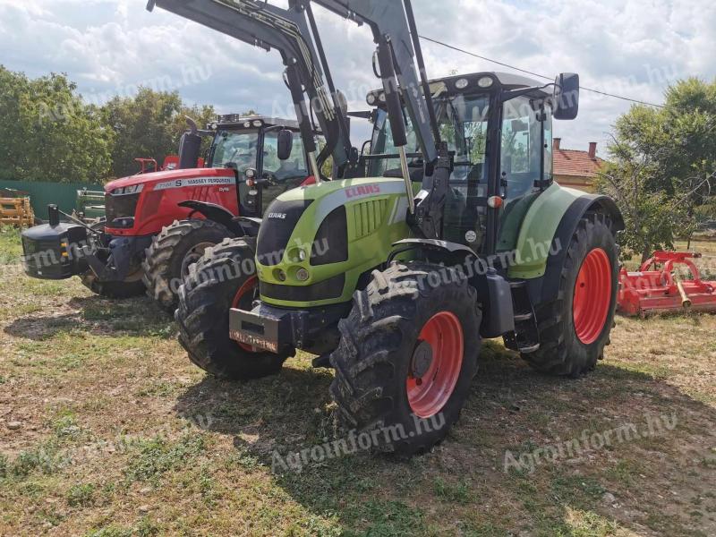 Claas Arion 640 CIS with front loader