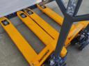 Jungheinrich, 2 tonne pallet lifting frog