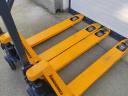 Jungheinrich, 2 tonne pallet lifting frog