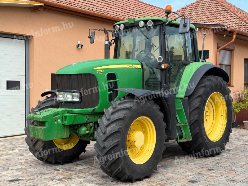 John Deere 7530 Premium tractor