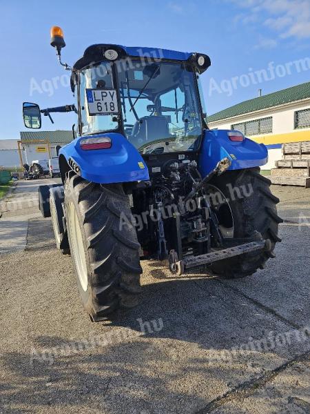 Traktor New Holland T5.95 + čelný nakladač Stoll