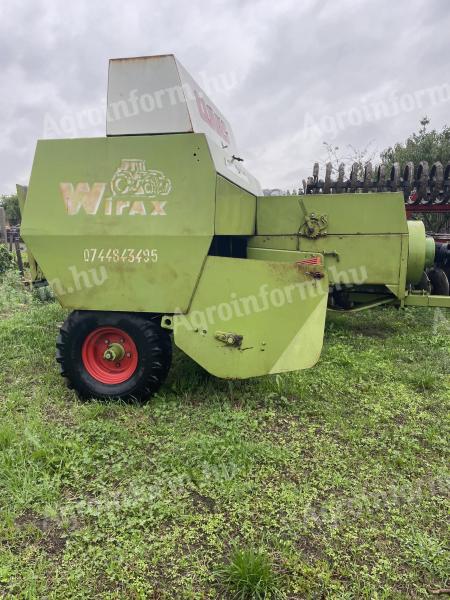 Claas small cubes baler