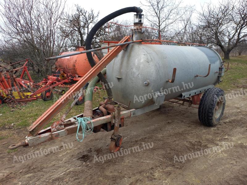 2500 l extraction trailer