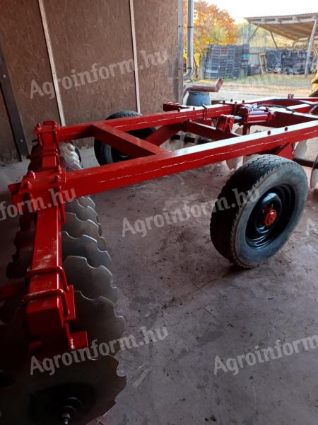 Predám stredne ťažký ťahaný &quot;V&quot; disk, šírka 280 cm