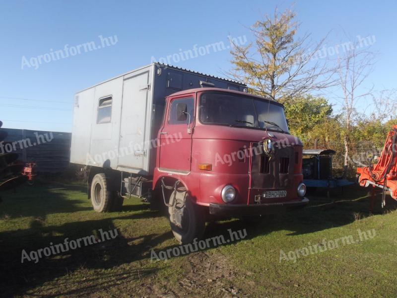 Dielenské auto IFA W50 L/W vybavené tachografom a náradím