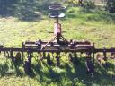 Heger steerable gardening 4 row row cultivator with row guard with disc