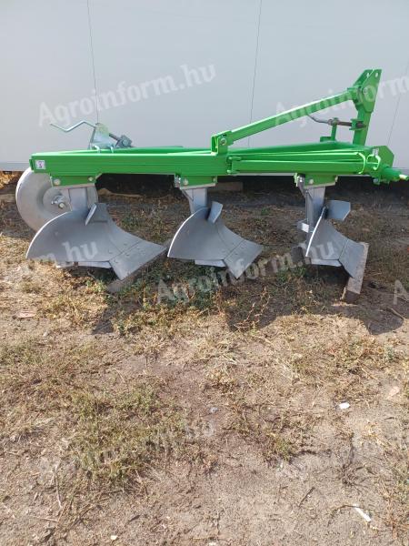 New, unused 3 head plough