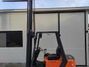 STILL diesel forklift lifting 1.5 tonnes