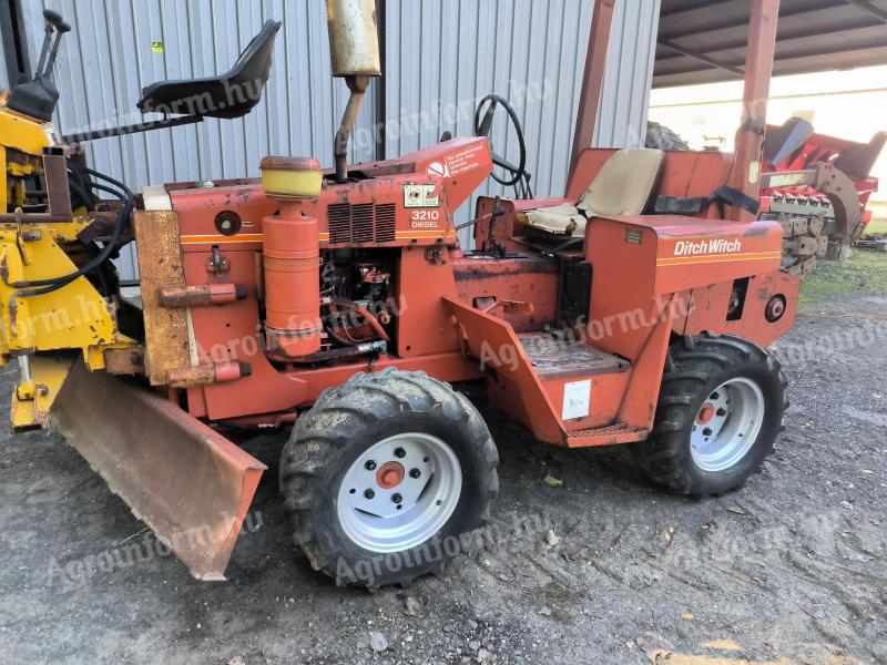 Ditch Witch 3210 chain trencher