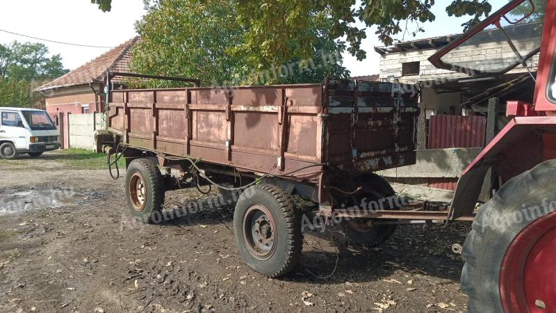 Organic manure spreader trolley for sale