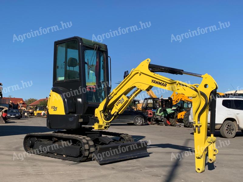 Minikoparka Yanmar VIO25-4 z napędem gumowym