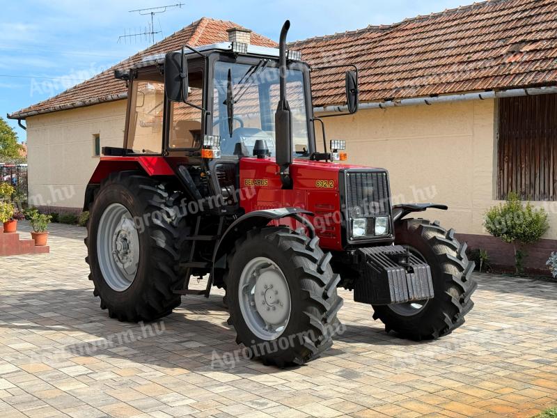 NOVÝ běloruský traktor MTZ 892.2, továrna