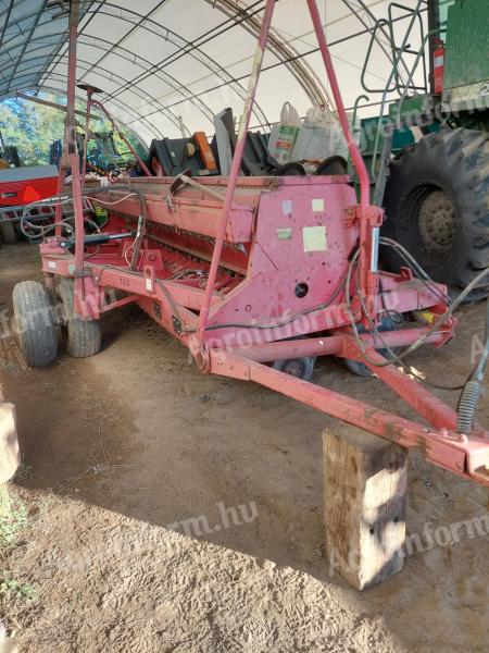 Ih 6200 grain drill