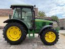 Ciągnik John Deere 5820