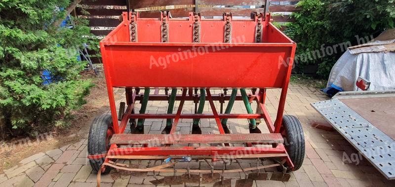 Garlic planter, 5 row for sale