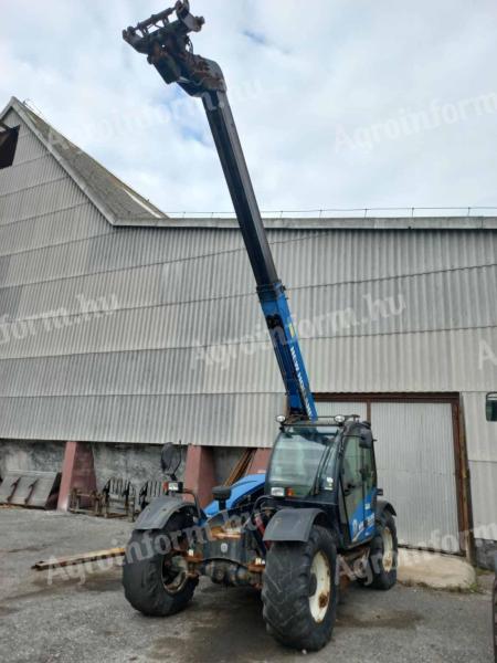 Teleskopický nakladač New Holland LM 5060