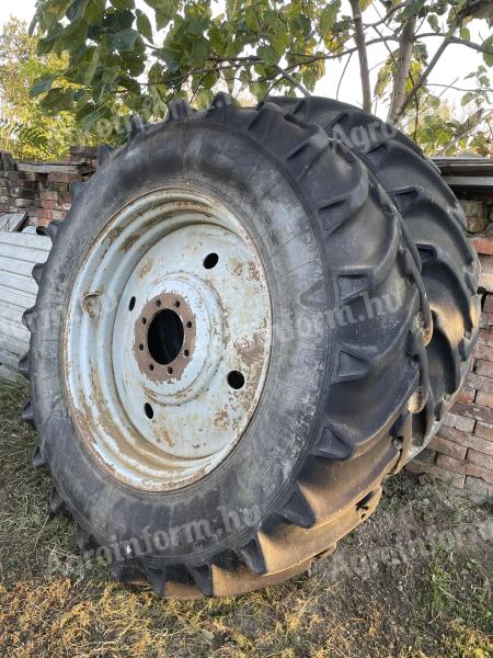 MTZ 1221 Hinterradsatz mit passender Nabe (2 Stk.)