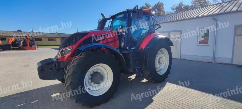 Valtra T235