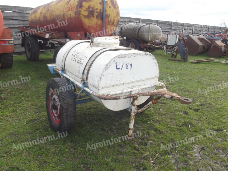 400-Liter-Wasserkasten mit Warmhaltetank zu verkaufen