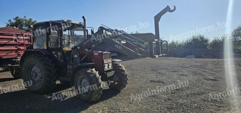 MTZ 892.2 homlokrakodóval + 5 db homlokrakodó-adapterrel