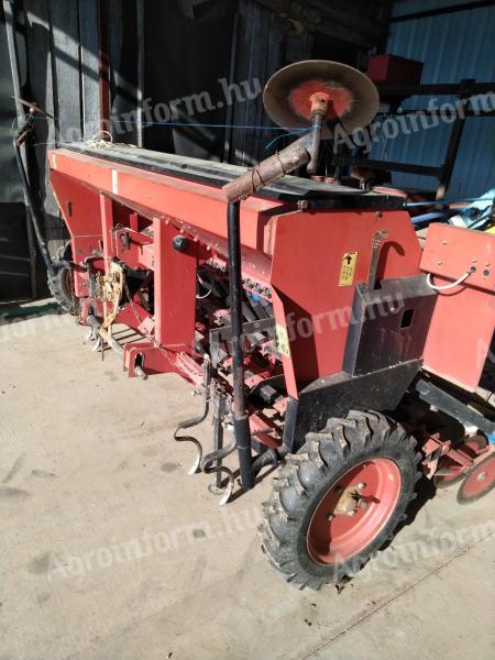 Polstroj 3 m suspended grain drill for sale