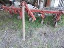 Row cultivator