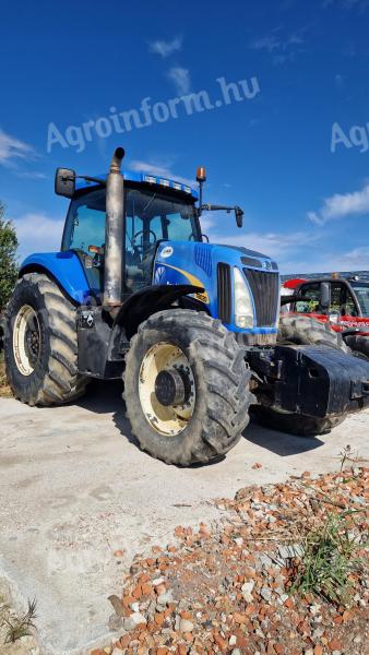 New Holland T8020