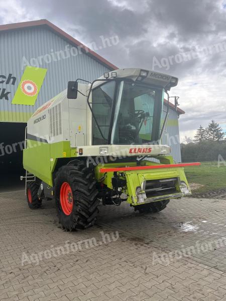 Claas Medion 310 combine harvester