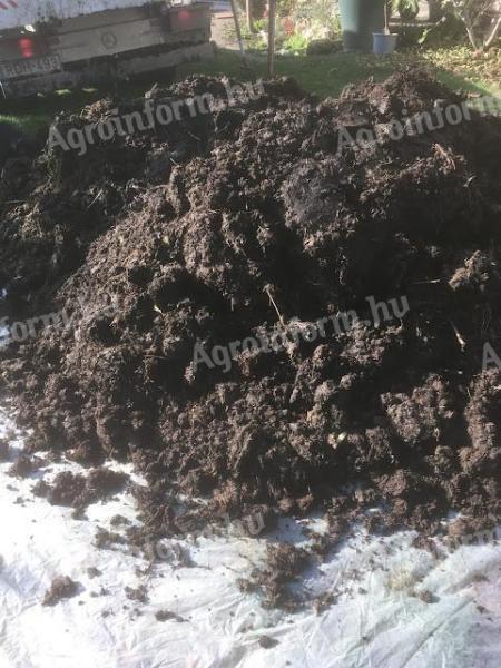 Delivery of mature manure to small gardens in Budapest